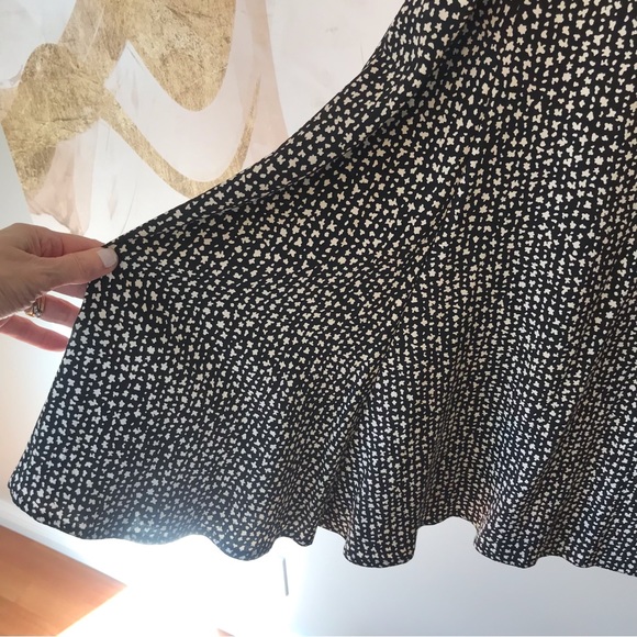 LIZ CLAIBORNE | Vintage 80’s Black MIDI Skirt w/ Cream Floral Spots - Picture 7 of 14